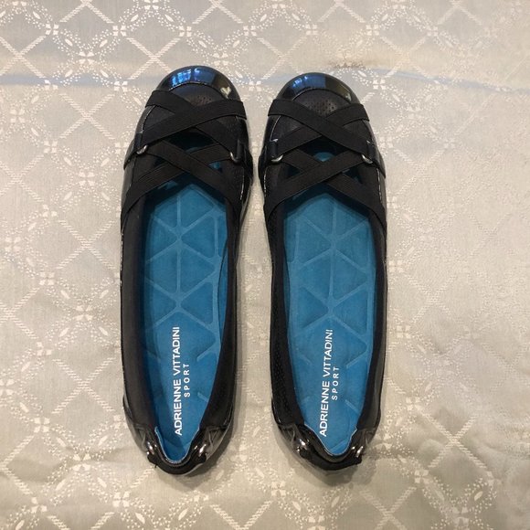 Adrienne Vittadini Shoes - Women's Size 8 1/2 M 8.5 Black Patent Leather Flat Shoes EUC